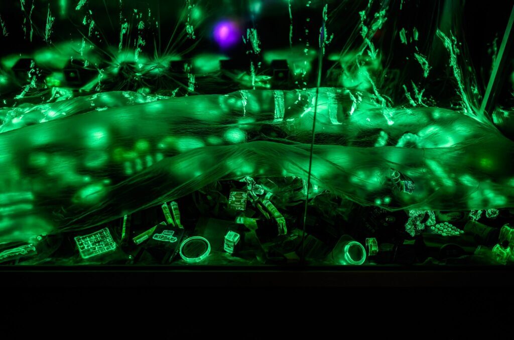 Vihreä valotaideteos