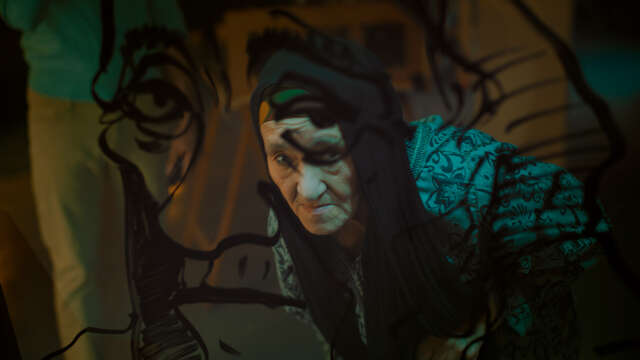 kuvankaappaus vanhasta naisesta elokuvassa