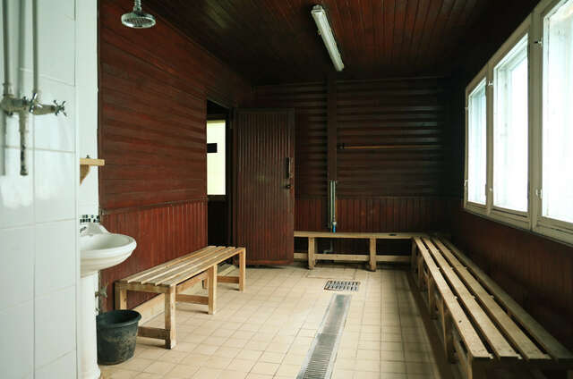 Saunarakennuksen pesuhuone