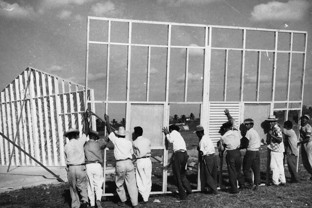 7 Puutalo photo construction Colombia 1956 photoc ELKA crop