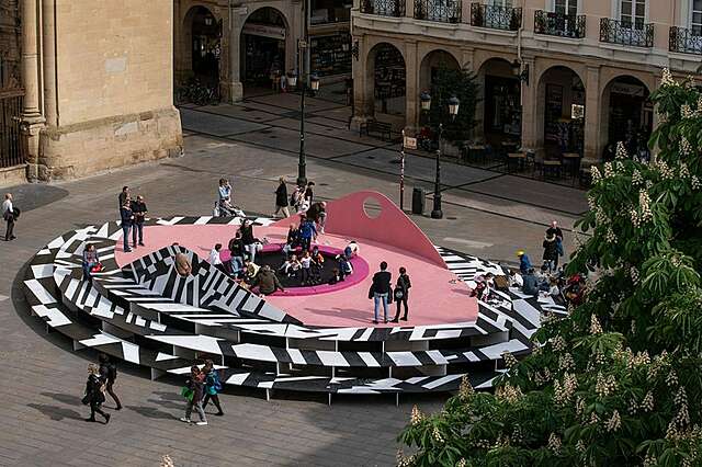 RAZZLE DAZZLE Concentrico