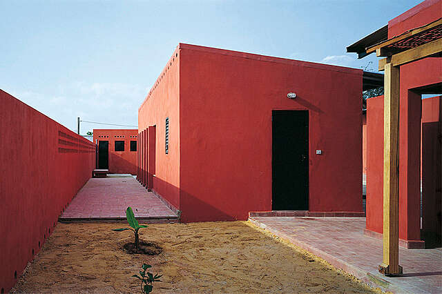 Womens centre juha ilonen crop