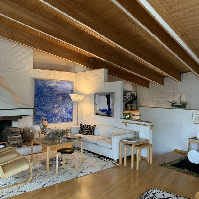 Olohuone, jossa Artekin kalusteita.