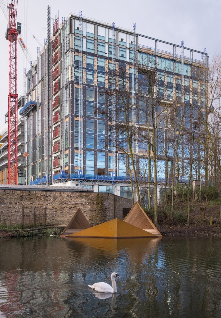 Näkymä Regent Canal -kanaalin rannalla kelluvaan Viewpoint-paviljonkiin. Kuva: John Sturrock.