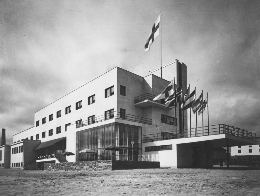 Hotelli Pohjanhovi, Rovaniemi, arkkitehdit Pauli ja Märta Blomstedt. Valokuva: Heinrich Iffland 1936 / MFA.