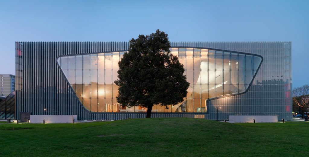 Lahdelma & Mahlamäki Architects. Museum of History of Polish Jews, Warsaw, Poland. Photo: Wojciech Krynski