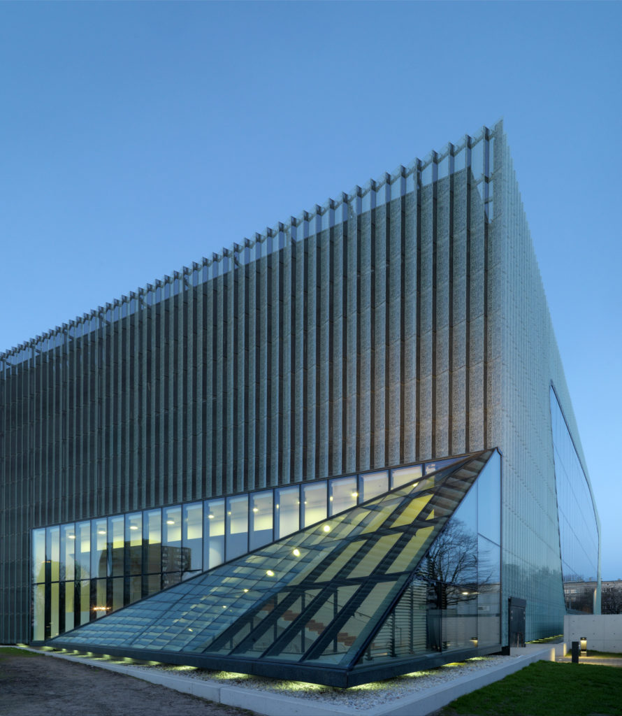 Museum of the History of Polish Jews, Warsaw 2013. Rainer Mahlamäki / Lahdelma & Mahlamäki Architects. Photo by Wojciech Krynski.