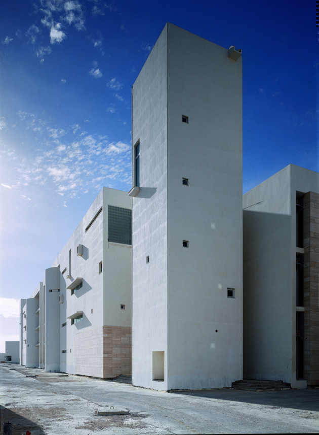 Administration Centre, Al Jufra, Libya. B&M Architects, 2002. Photo: Jussi Tiainen by courtesy of B&M.